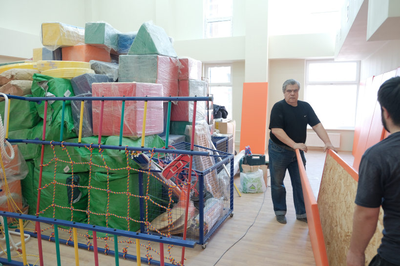 Строители в детском саду ЖК «Серебрица»